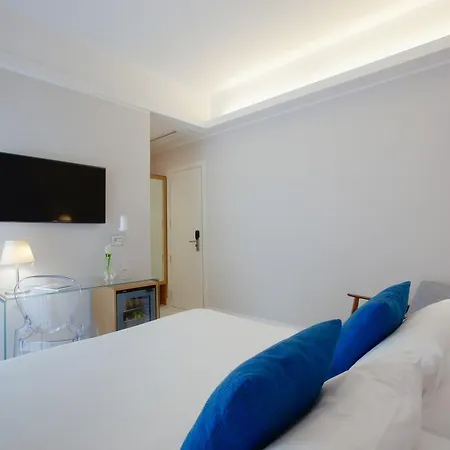 Bed & Breakfast Season 2*
