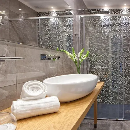 Bed & Breakfast Season