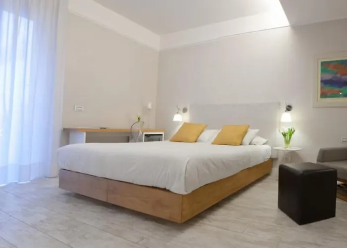 Alojamento de Acomodação e Pequeno-almoço Season 4*